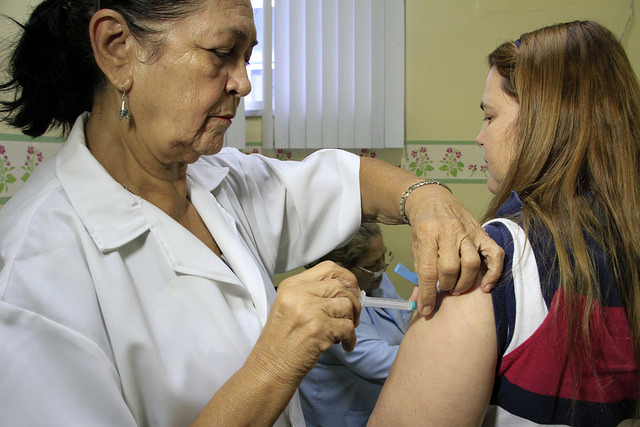 Em Manaus, aumenta procura de vacina contra o sarampo após decreto de emergência 