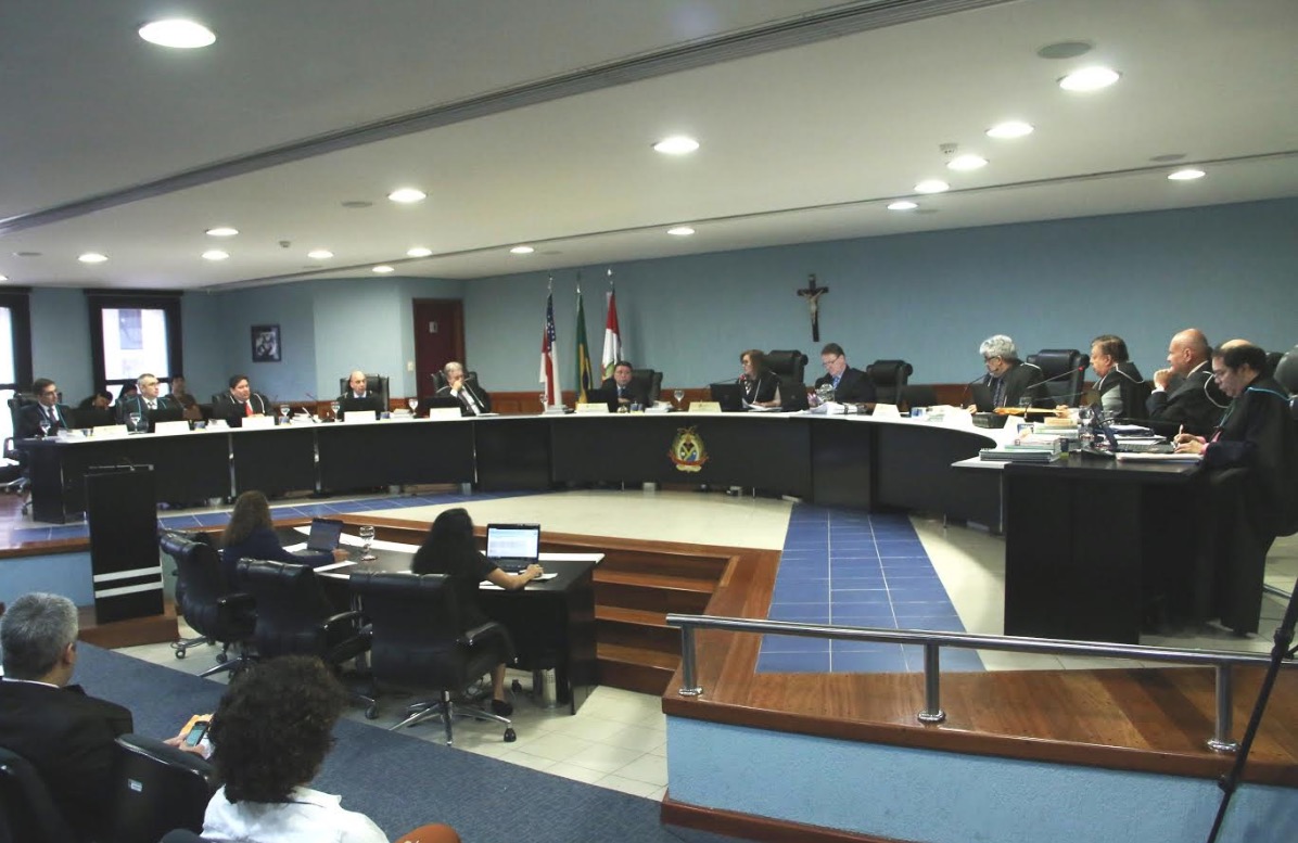 Prefeito de Careiro da Várzea é multado em R$ 13,6 milhões