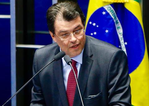 Senadores do AM continuarão batalha para derrubar decreto presidencial nocivo à Zona Franca