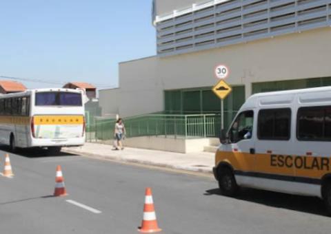 Governo tira verba de transporte escolar para colocar no Esporte