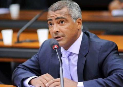 Justiça apreende dois carros de Romário avaliados em R$ 500 mil 