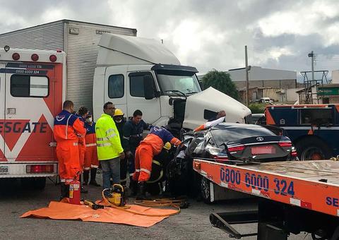 Acidente mata casal e deixa filhos em estado grave
