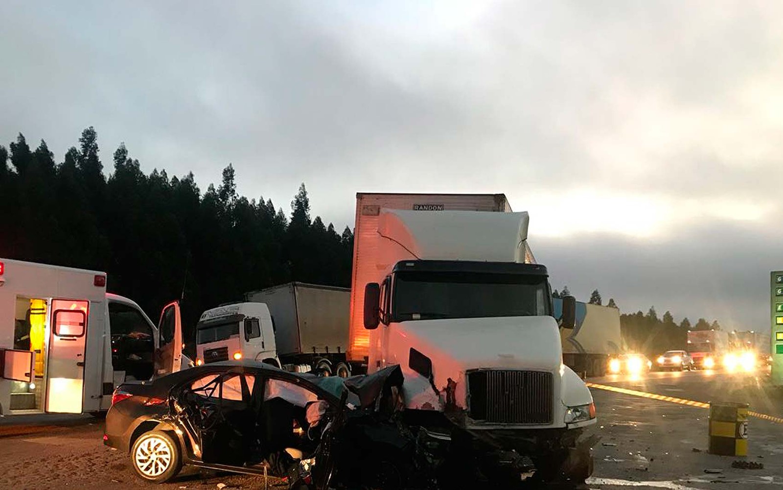 Acidente mata casal e deixa filhos em estado grave