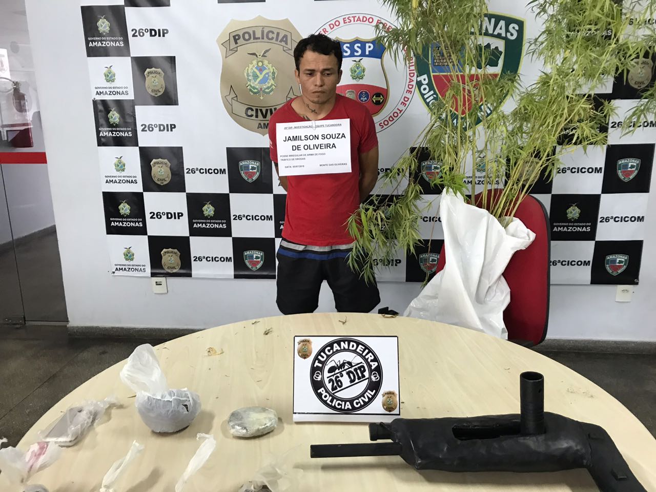 Em Manaus, ex-militar é preso por cultivar pés de maconha em casa