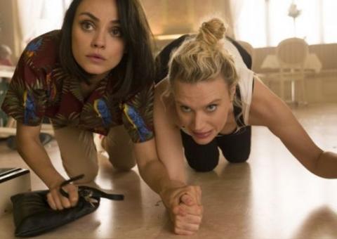 Mila Kunis invade Uber no novo trailer de Meu Ex é um Espião