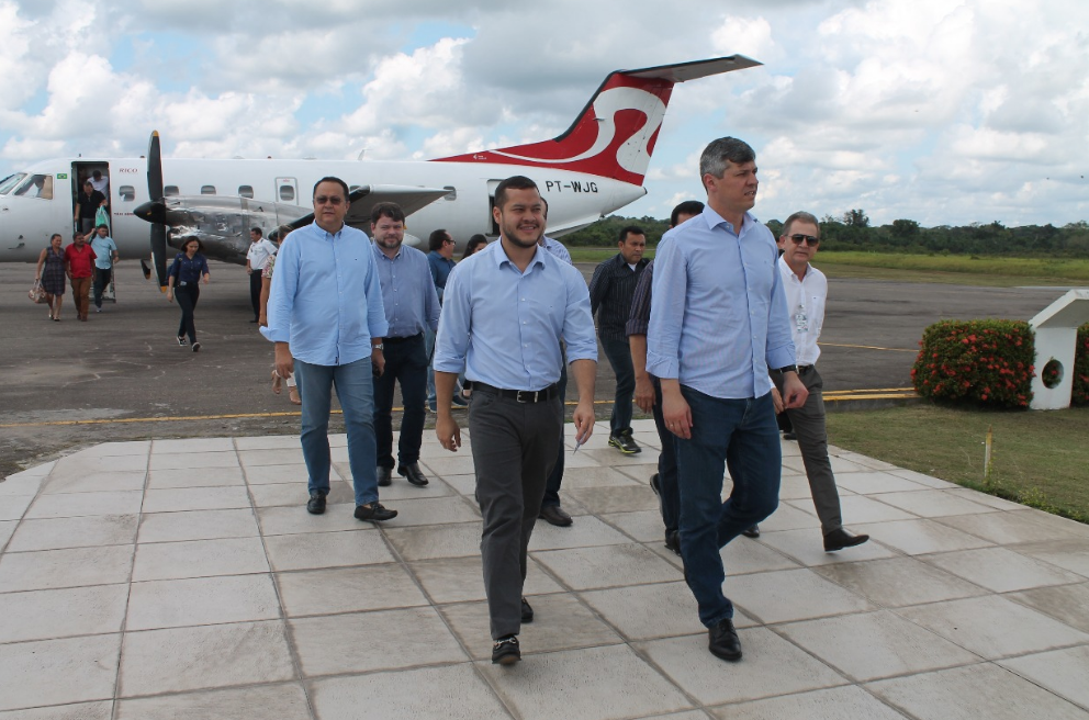 Ministro dos Transportes viabiliza obras de infraestrutura para aeroporto e porto em Coari