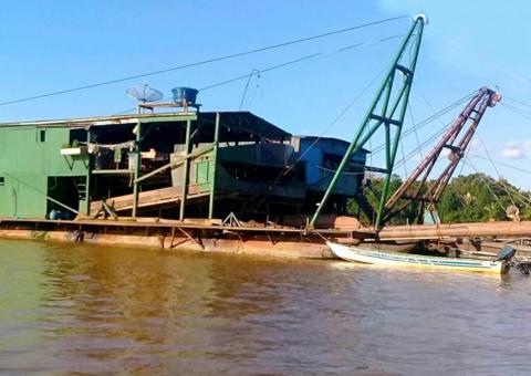 Ipaam multa proprietários de garimpo ilegal e apreende dragas de Rondônia no Amazonas