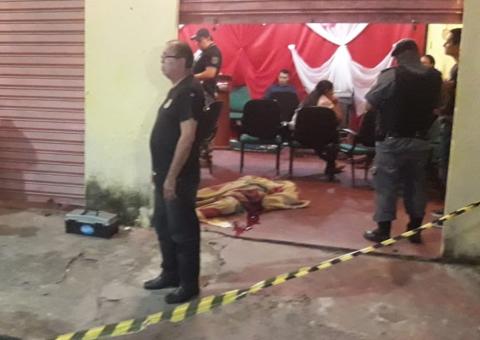 Após perseguição, homem invade igreja durante culto e é executado a tiros em Manaus
