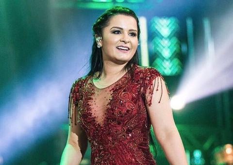 Cantora Maraísa levanta suspeitas de gravidez após se declarar para noivo em hospital