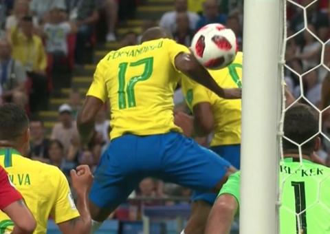 Premonição? Presente no 7x1, Fernandinho fez gol contra usando camisa 17 