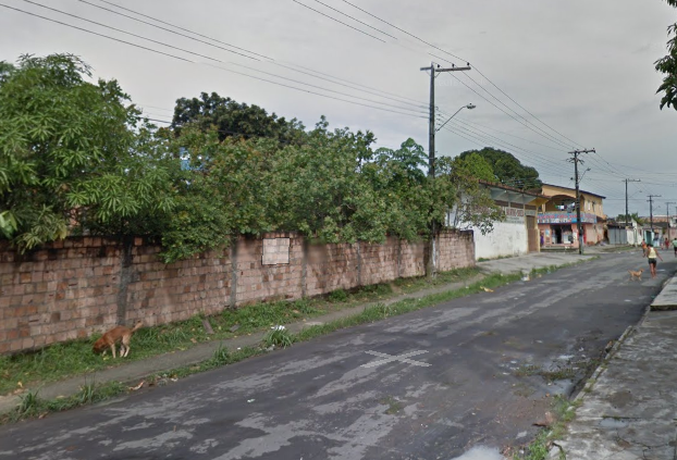 Jovem é morto com 3 tiros por motoqueiros misteriosos em rua de Manaus