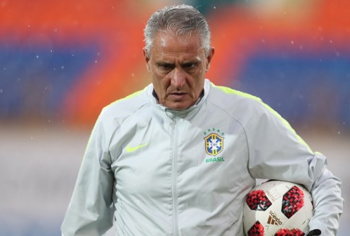 Para CBF, Tite continuará sendo o técnico da seleção mesmo após queda na Copa