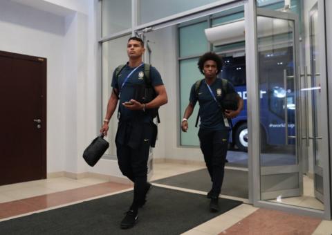 Seleção Brasileira desembarca no Rio de Janeiro na manhã deste domingo