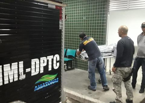 Corpo de homem morto é abandonado na porta de hospital em Manaus 