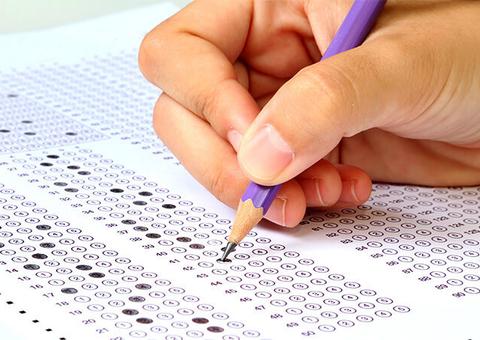 Mais de 200 mil pessoas fazem prova do concurso da Seduc neste domingo