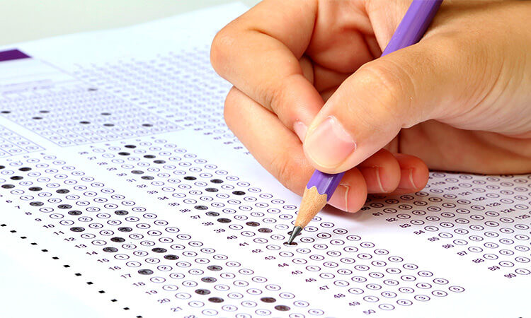 Mais de 200 mil pessoas fazem prova do concurso da Seduc neste domingo