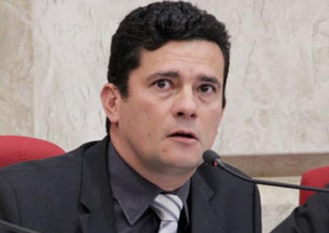   Sérgio Moro se nega a cumprir decisão de soltura de Lula