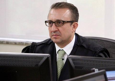 Desembargador plantonista manda soltar Lula dentro de uma hora