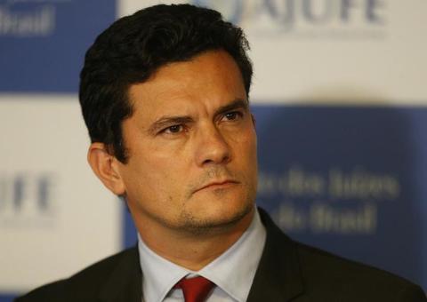 Advogados pedem prisão de Moro após juiz se recusar a soltar Lula