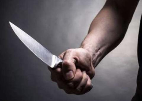 Homem é preso suspeito de matar companheira esfaqueada na frente dos filhos