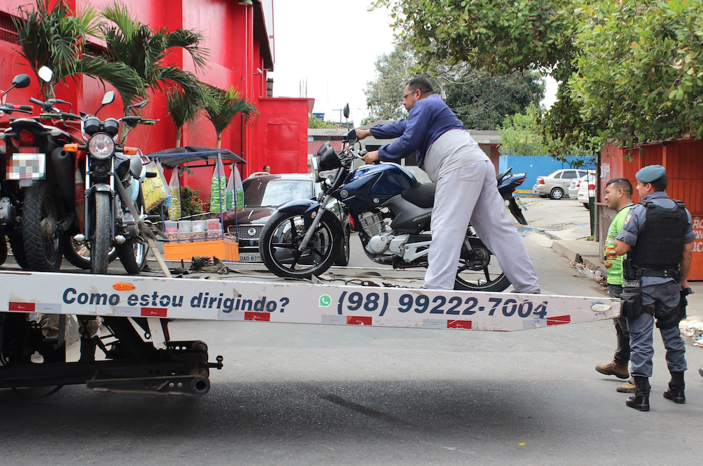15 veículos irregulares são apreendidos durante fiscalização em Manaus