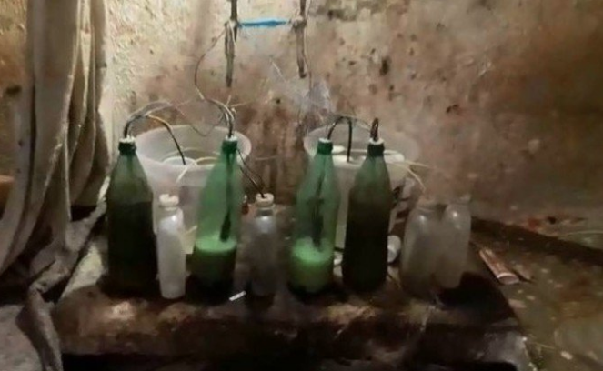 Alambique improvisado é encontrado dentro de cela em presídio