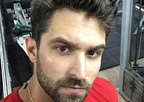 Saiba tudo sobre o gato que beijou Nego do Borel em clipe