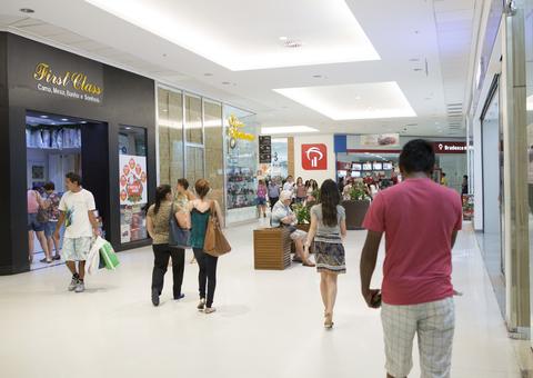 Shopping de Manaus faz liquidação com até 70% de desconto 