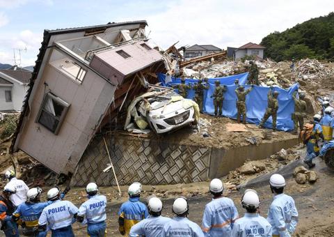 Sobe para 155 número de mortos após fortes chuvas no Japão