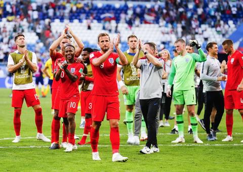 Inglaterra e Croácia fazem duelo de 'zebras' na semifinal