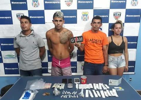 Grupo é preso enquanto embalava drogas dentro de casa no Amazonas