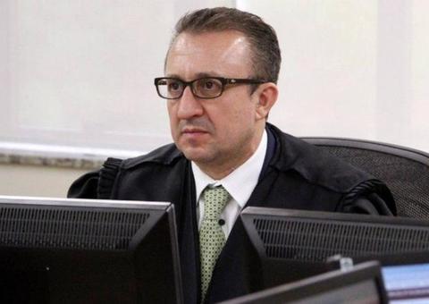 PGR pede abertura de investigação contra desembargador Rogério Favreto