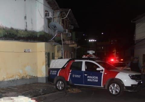 Voltando para casa, jovem é executado a tiros no meio da rua em Manaus