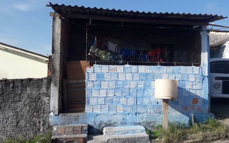 Mulher morre após ser esfaqueada na frente dos filhos em Manaus