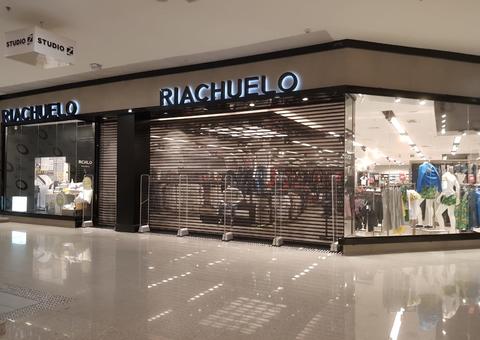 Trio toca o terror em tentativa de assalto dentro de shopping de Manaus e um é preso