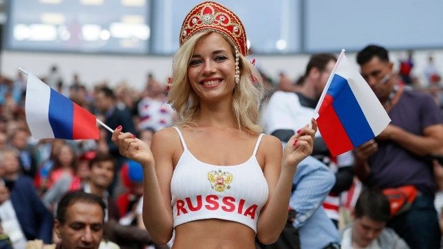 Fifa pede a emissoras que evitem filmar 'torcedoras atraentes' na Copa