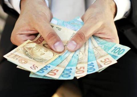 Prefeitura vai pagar primeira parcela do 13º salário nesta sexta-feira no Amazonas