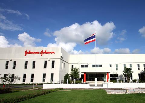 Johnson & Johnson é condenada a pagar quase US$ 5 bilhões por vender talco com amianto
