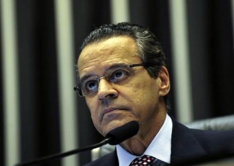 Juiz concede liberdade ao ex-ministro Henrique Alves