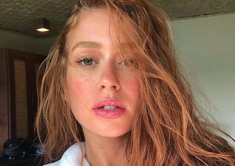Marina Ruy Barbosa ostenta barriga sarada após malhação