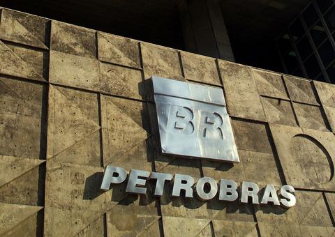  Petrobras reduz preço da gasolina nas refinarias para R$ 1,99
