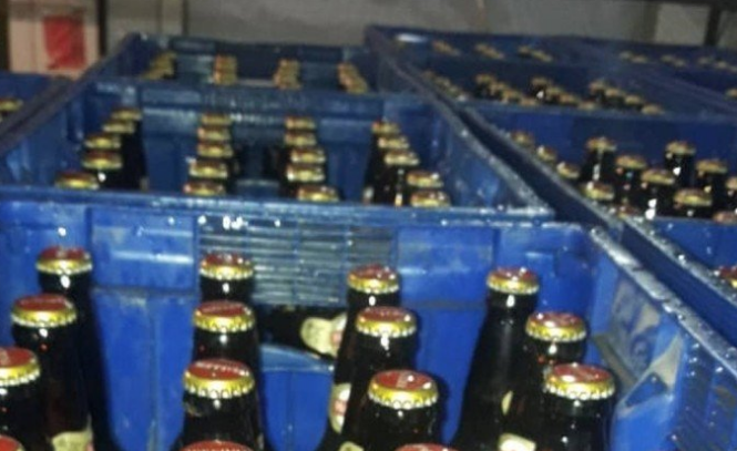 Polícia prende quarteto que falsificava cervejas dentro de casa