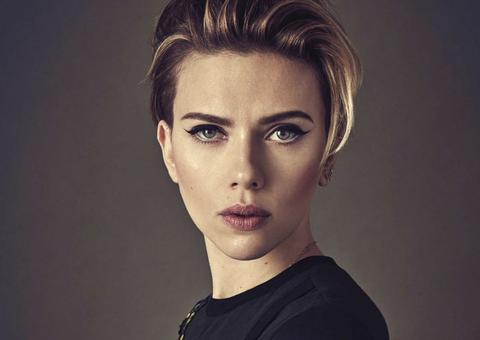  Scarlett Johansson desiste papel nos cinemas após onda de críticas