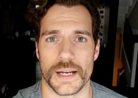 Henry Cavill se pronuncia após ser detonado por comentário sobre assédio