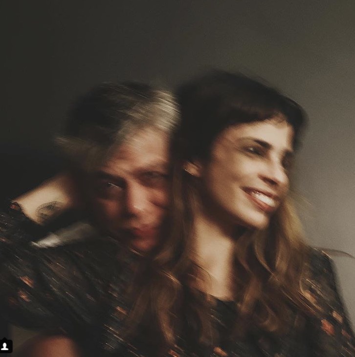 Após apagar foto de Maria Ribeiro, Fábio Assunção posta nova imagem com namorada