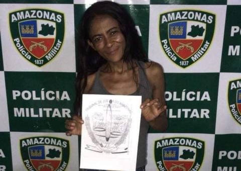 Com drogas escondidas no sutiã, mulher é recapturada em Manaus