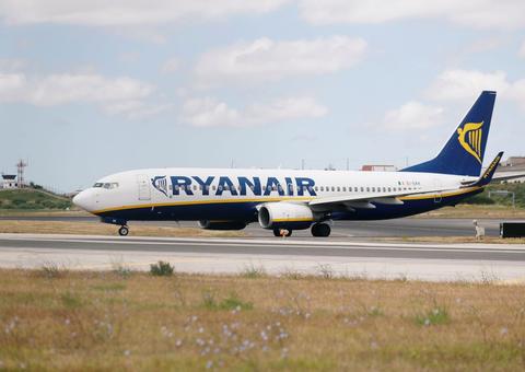 Trinta passageiros são hospitalizados após avião sofrer despressurização