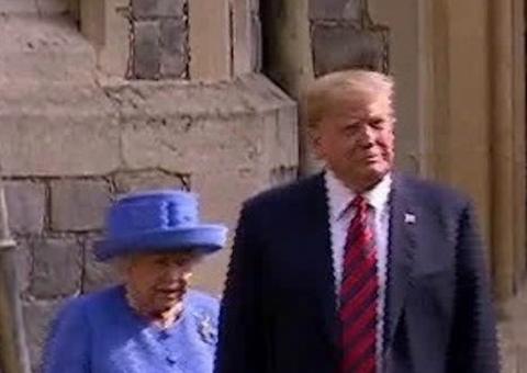 Trump comete gafes em encontro com Rainha Elizabeth e vídeo viraliza 