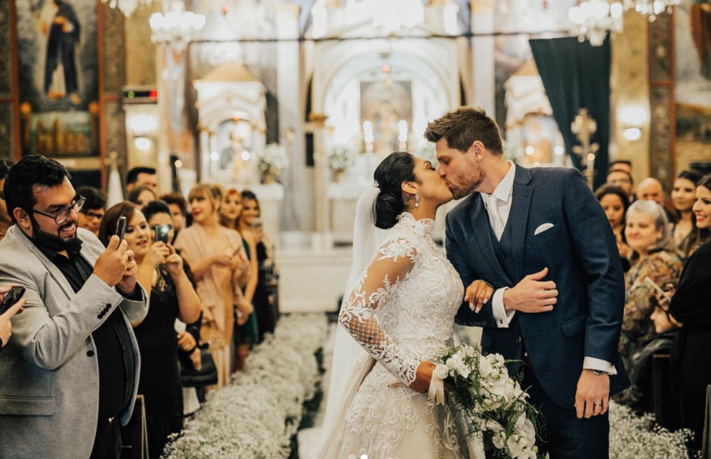  Ex-bbb Amanda Djehdian se casa em São Paulo; veja fotos