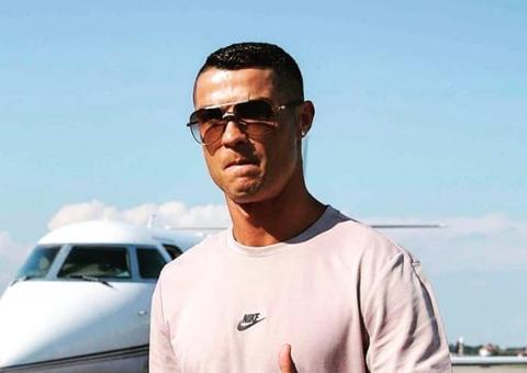 Cristiano Ronaldo chega com noiva na Itália para ser apresentado na Juventus